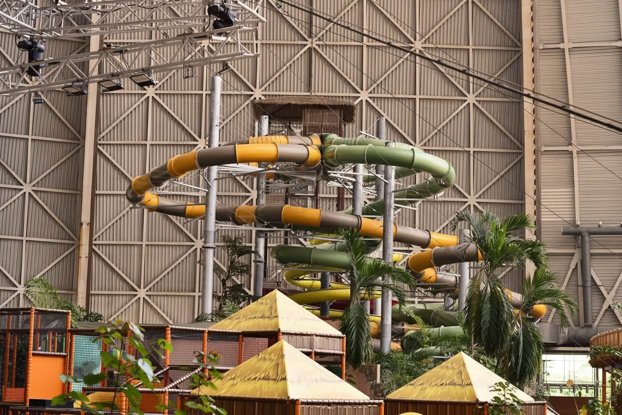 Glijbaantoren Tropical Island interieur